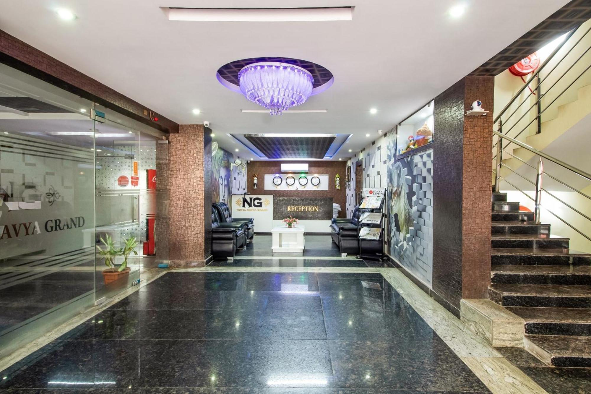 Hotel Capital O Sri Navya Grand Near Nexus Hajdarabad Zewnętrze zdjęcie
