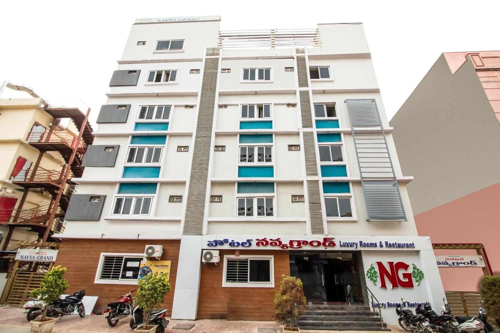 Hotel Capital O Sri Navya Grand Near Nexus Hajdarabad Zewnętrze zdjęcie