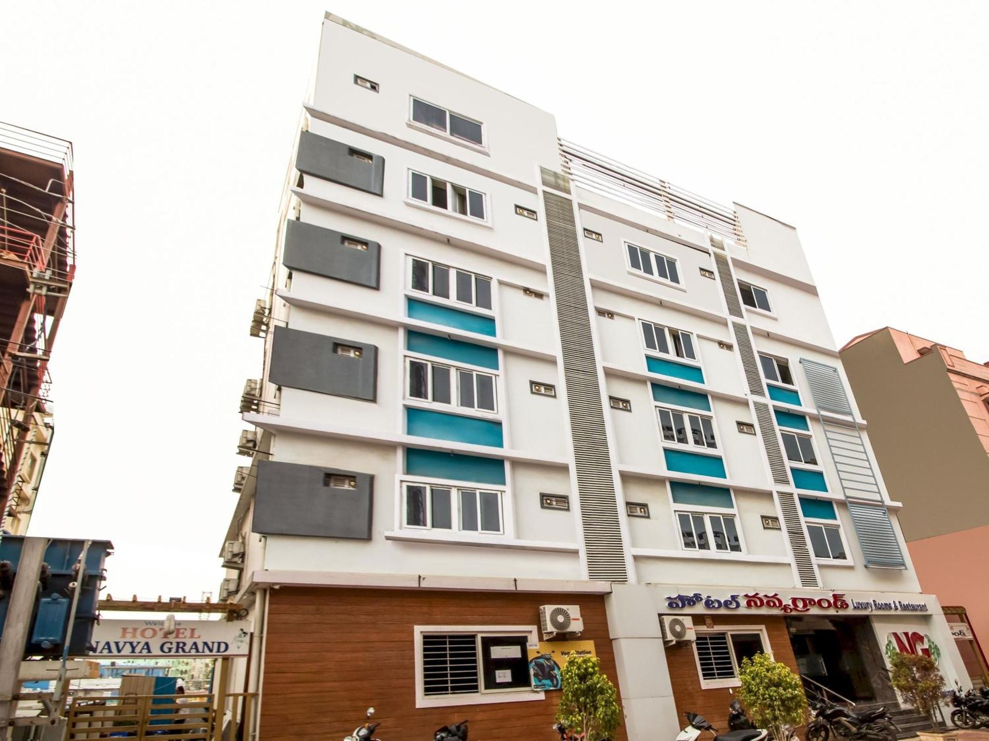 Hotel Capital O Sri Navya Grand Near Nexus Hajdarabad Zewnętrze zdjęcie