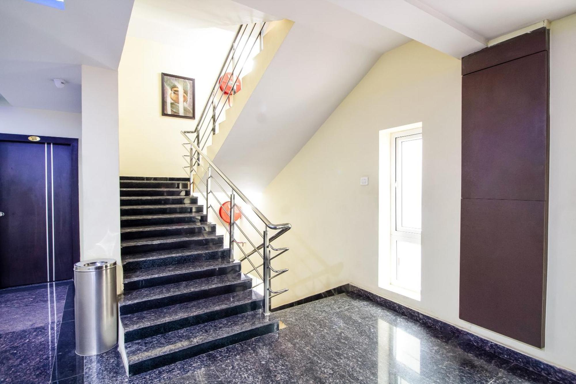 Hotel Capital O Sri Navya Grand Near Nexus Hajdarabad Zewnętrze zdjęcie