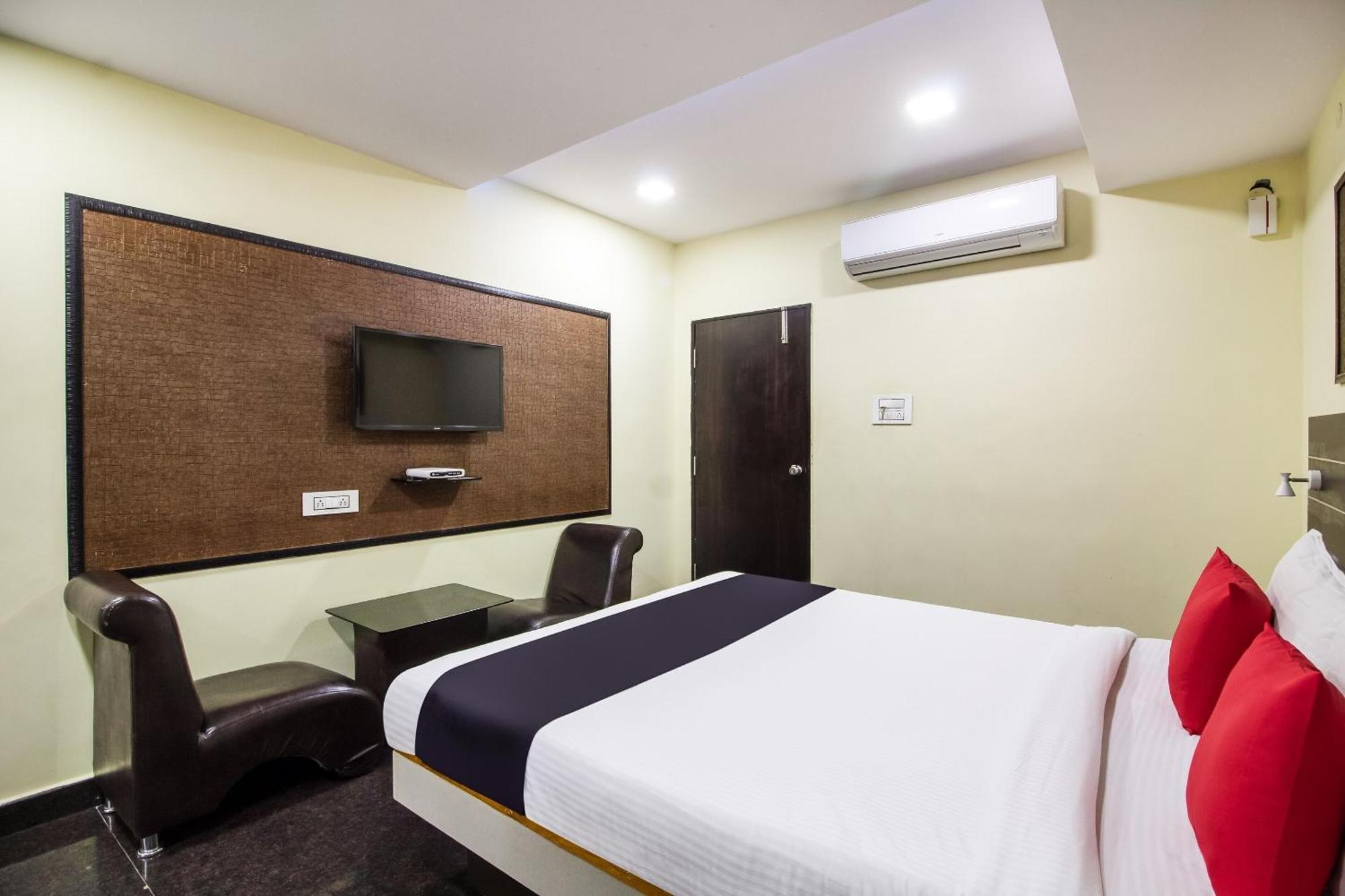 Hotel Capital O Sri Navya Grand Near Nexus Hajdarabad Zewnętrze zdjęcie